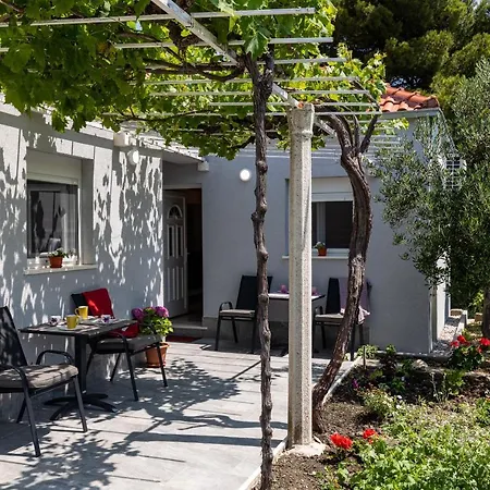 Apartments Roza Mlini Exterior photo
