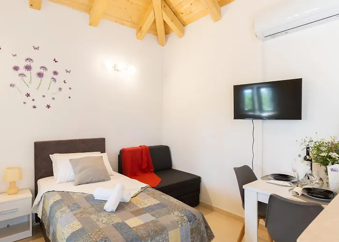 Apartments Roza