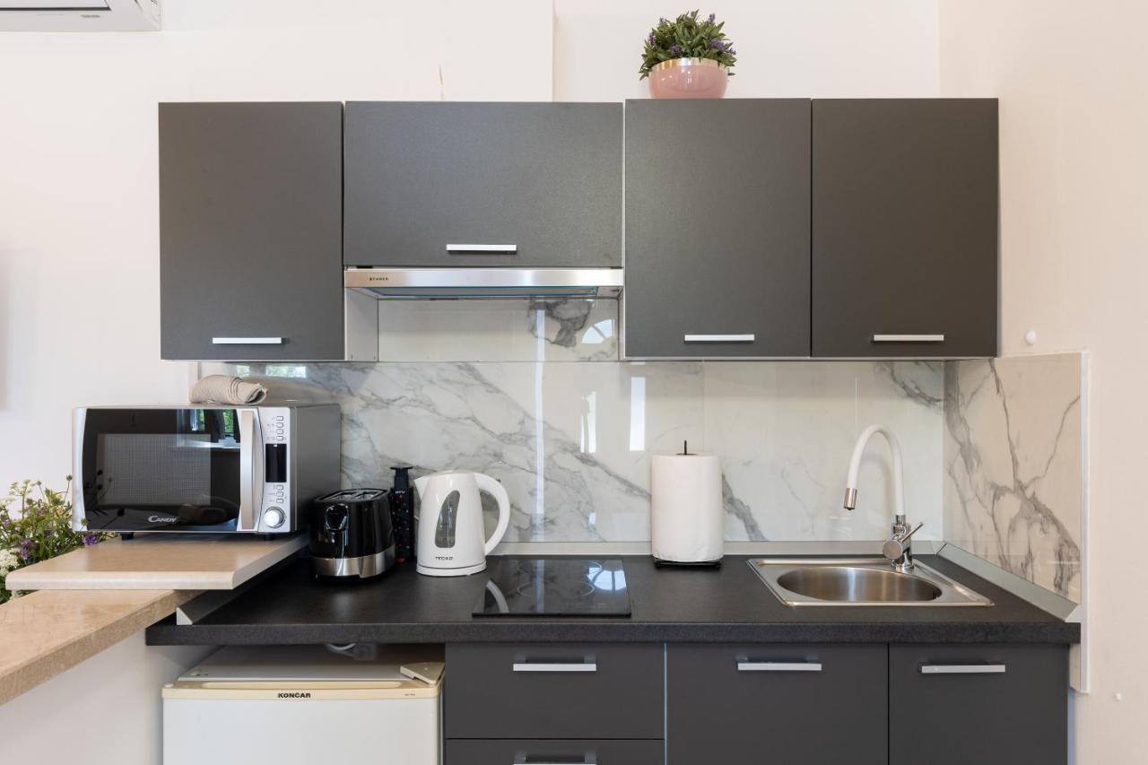Apartment Roza Mlini