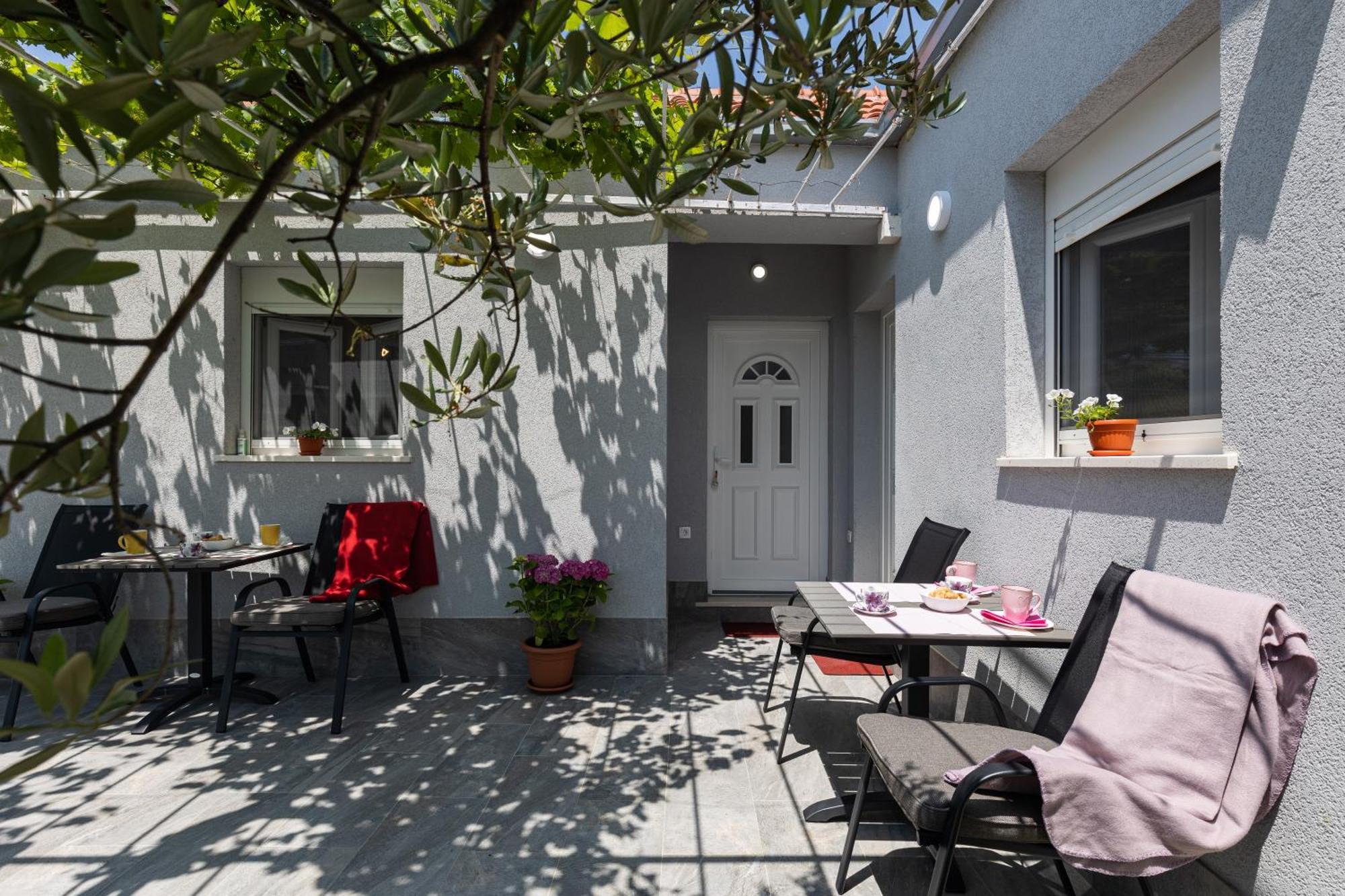 Apartment Roza Mlini