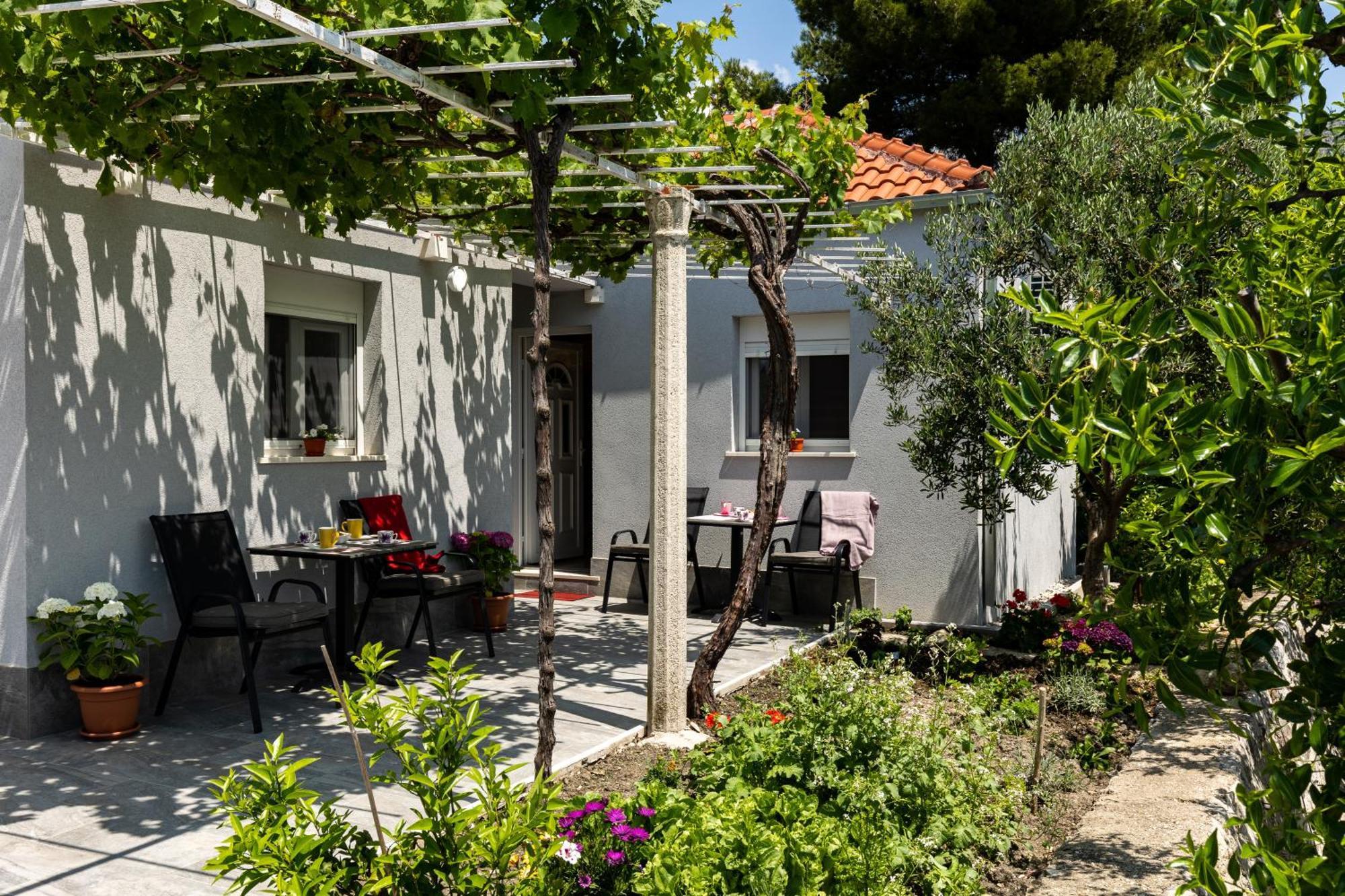 Apartment Roza Mlini